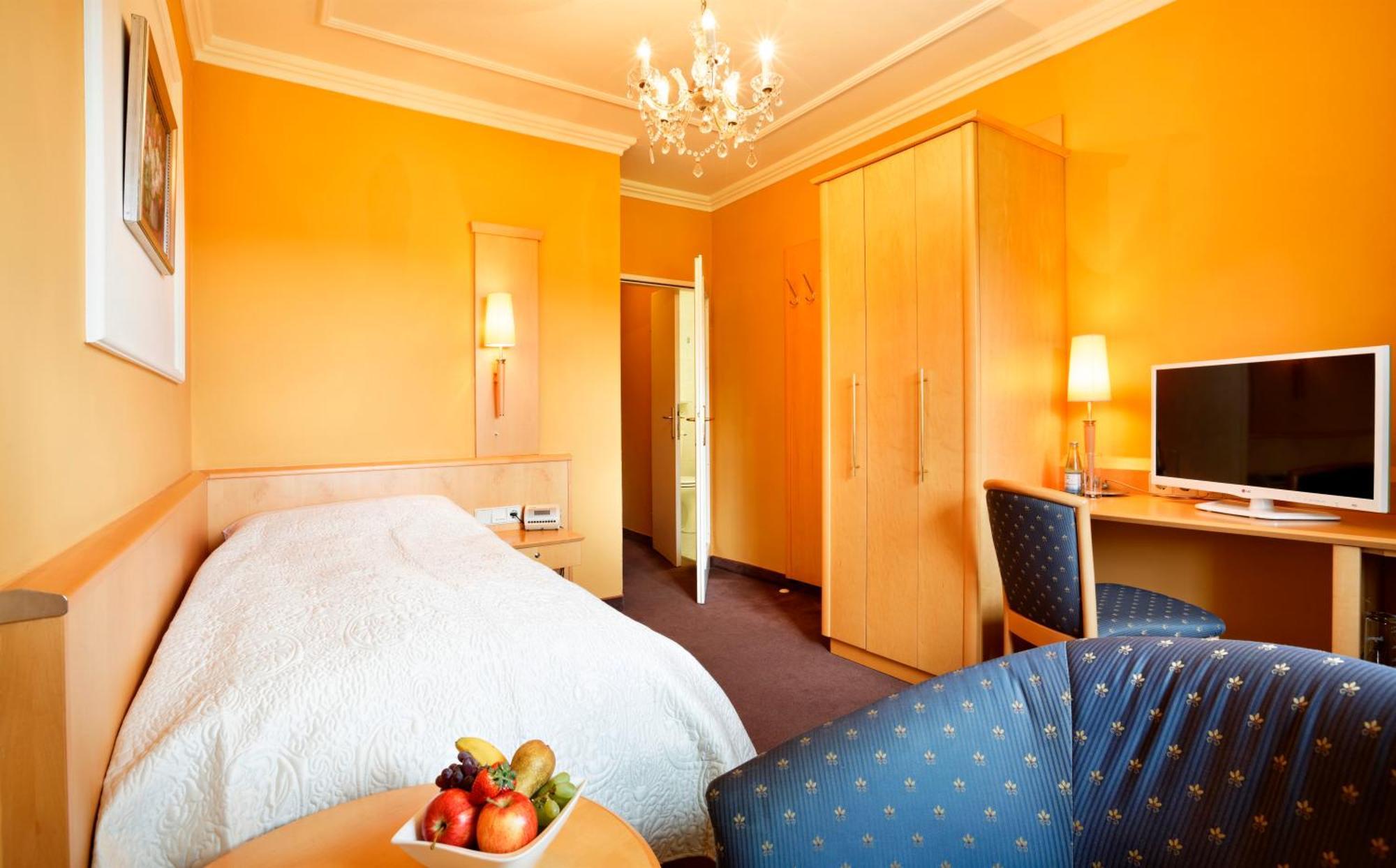 Hotel Stenitzer Бад Глайхенберг Екстериор снимка