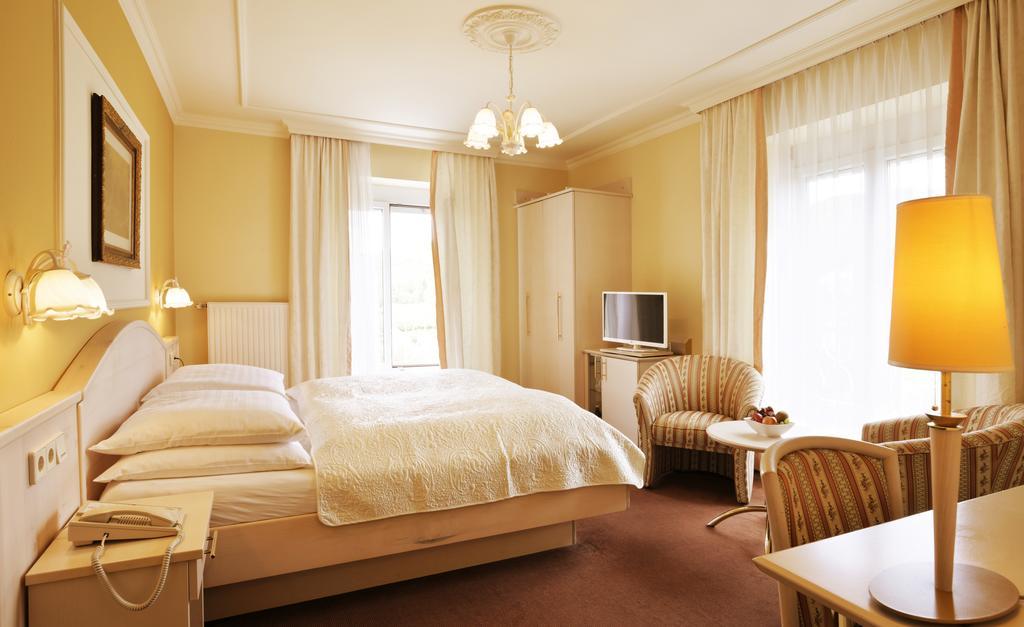 Hotel Stenitzer Бад Глайхенберг Екстериор снимка